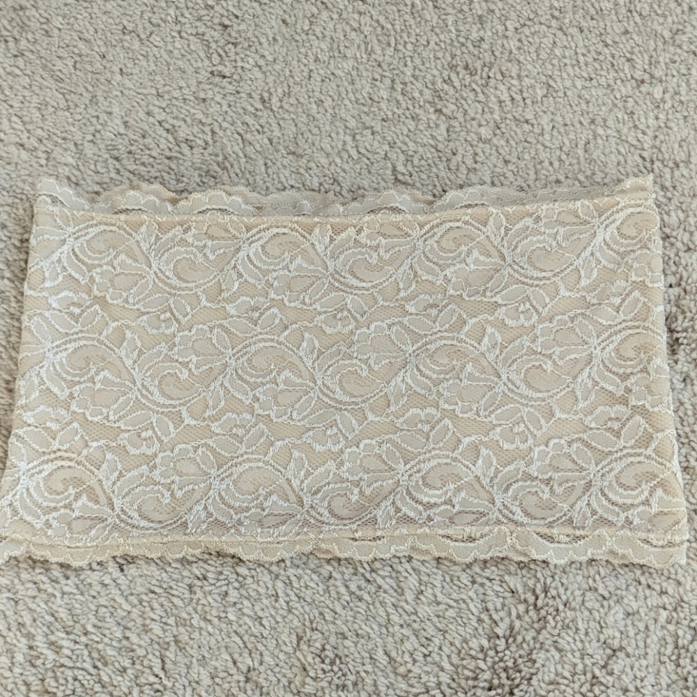 Nude lace bandeau